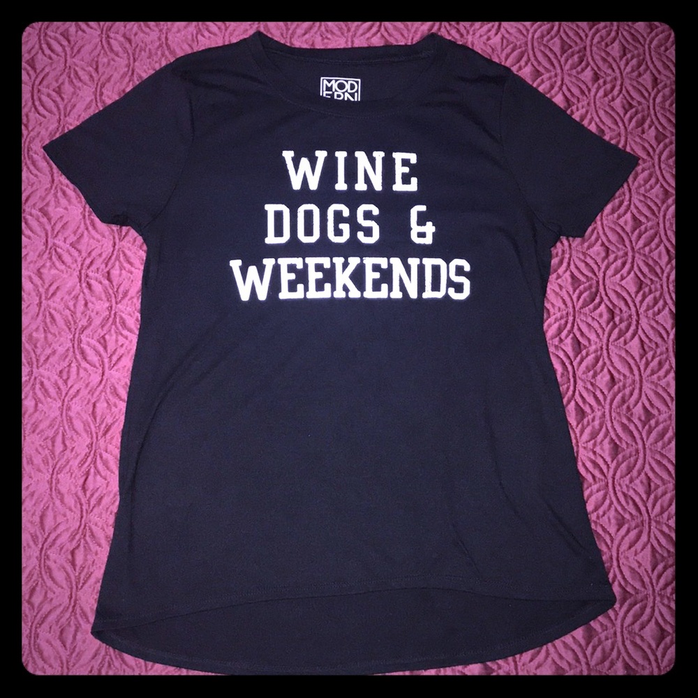 Wine dogs and weekends large T-shirt